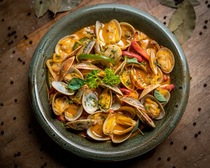 Bulhão Pato | Clams in White Wine Sauce