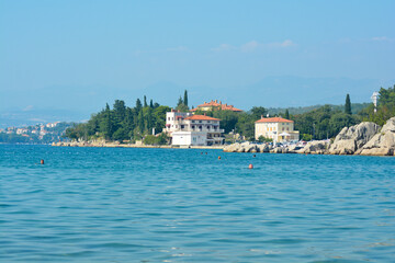 Fototapeta na wymiar costa nei dintorni dell'isola di krk croazia