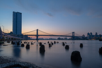 Manhattan Bridge im Sonnenafgang