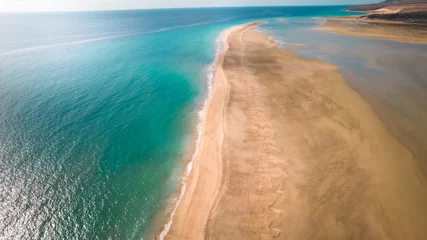 Afwasbaar Fotobehang Sotavento Beach, Fuerteventura, Canarische Eilanden Prachtige luchtfoto drone-opname van het zonnige Playa de Sotavento de Jandía, Fuerteventura, strand, spanje