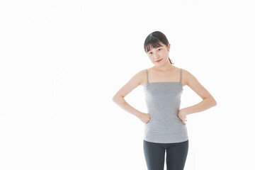 ダイエットをする若い女性