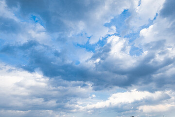 黄昏時の空と天使の梯子