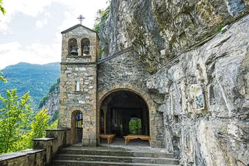 Fotobehang  Kapelle Notre-Dame du Scex, St. Maurice, Kanton Wallis, Schweiz © tauav