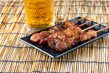焼き鳥とビール　居酒屋メニュー
