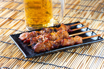 焼き鳥とビール　居酒屋メニュー
