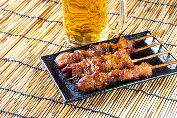 焼き鳥とビール　居酒屋メニュー
