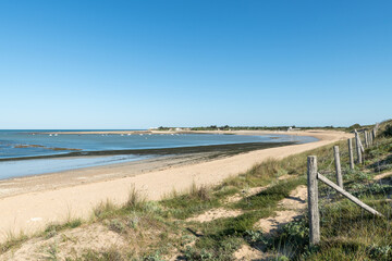 Ile d’Oléron (Charente-Maritime, France), vue sur la plage de la Perroche à Dolus d'Oléron - 509188389