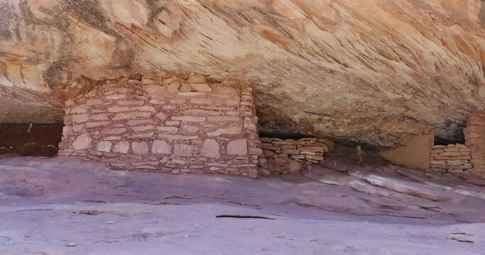 House on Fire Anasazi dwelling Utah pan. Mule Canyon ancient native Anasazi American, Indian dwelling, kiva, house, cliff dwelling, granary, rock art, hieroglyphs, petroglyphs. Archaeologists.