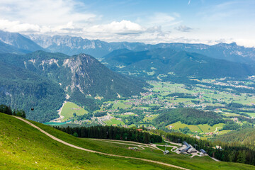 Fototapeta na wymiar Schöne Erkundungstour entlang des Berchtesgadener Voralpenlandes - Jenner - Bayern - Deutschland