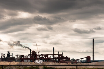 Fototapeta na wymiar industrial pollution in city of Hamilton, Ontario