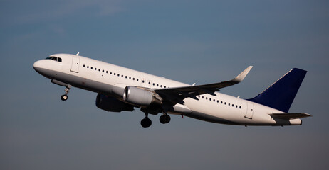 Obraz premium Airplane takes off from airport. High quality photo