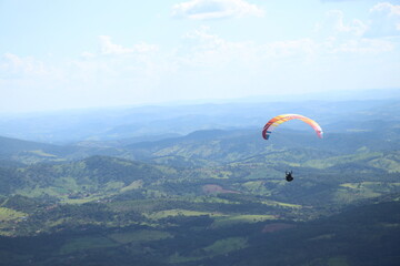 Topo do Mundo.  Brumadinho (MG).  Esportes radicais. Foto: Evandro Tosin