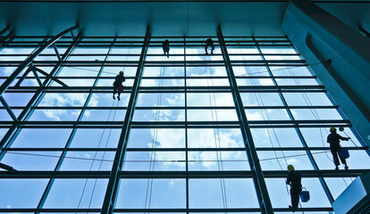 Extreme work.
Cleaning the glass of a building at a height takes courage and challenges adrenaline
