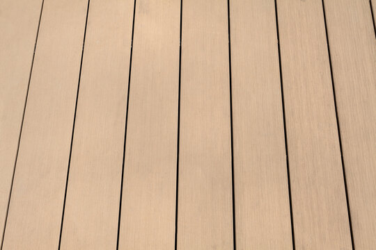 Pavimento con assi di legno in prospettiva