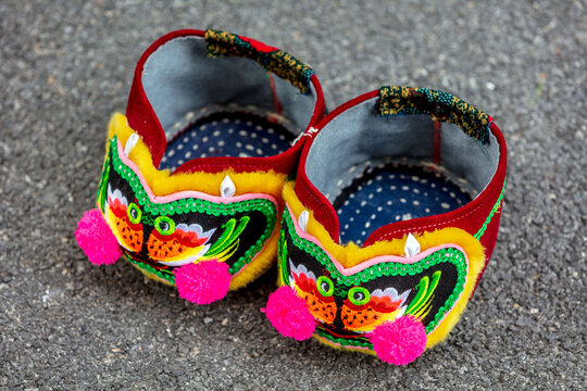 Colorful traditional handmade tiger head children's shoes folk crafts intangible cultural heritage