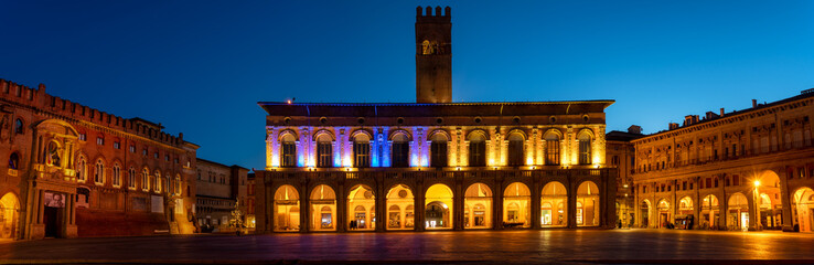 Bologna at night- Piazza Maggiore © Mike Mareen