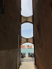 Obraz premium street in the old town of island country
