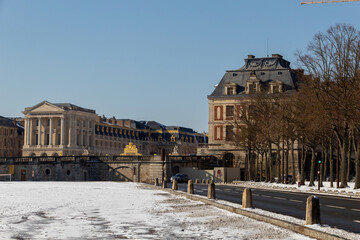 Fototapeta na wymiar view of the palace in winter
