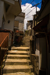 Fototapeta premium 雑賀崎の狭い路地 和歌山県和歌山市