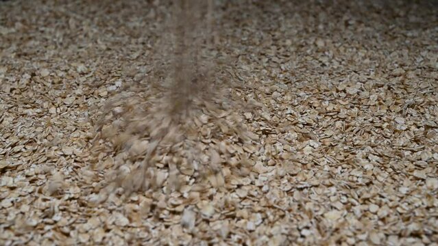 Pouring oats