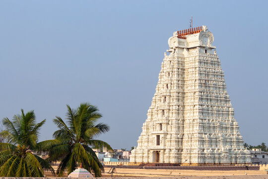 View of Vellai Gopuram, Srirangam Temple, Tamilnadu, India.