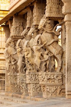 Dravidian-style Horse sculpted pillars at Sesharaya mandapa, Sri Ranganatha Swamy Temple, Srirangam, Trichy, Tamilnadu, India.