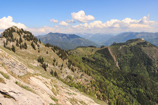 Wanderparadies Schafberg; Blick vom Wetterloch auf T&ouml;rlspitz und Vormauerstein