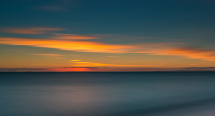 Obraz premium Sunset over the sea