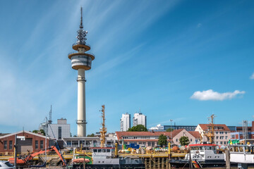 Blick auf den Fernsehturm in Bremerhafen