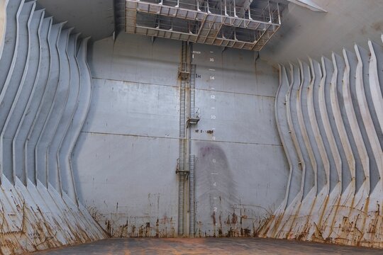 Forward bulkhead of first cargo hold of bulk carrier