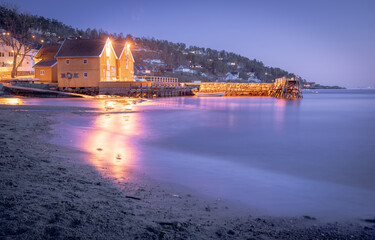 Sunset over the Oslofjord in the small town of Hvitsten, between Drobak and Son - obrazy, fototapety, plakaty