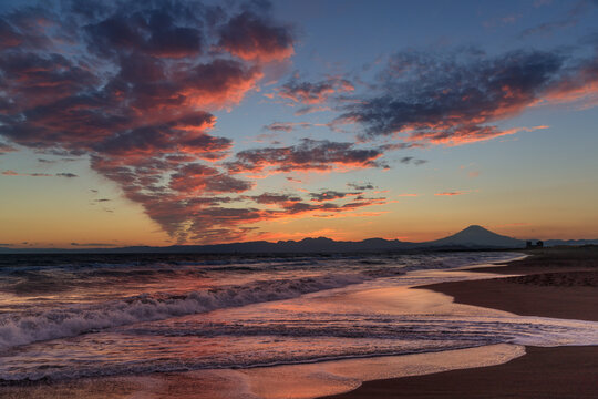 鱗雲の夕焼け © 弘司 千葉