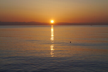 Naklejka premium Colorful sunrise on the sea