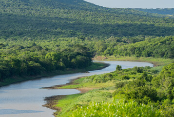 Hluhluwe iMfolozi Fluss zum Hluhluwe Dam im Naturreservat Hluhluwe Nationalpark Südafrika