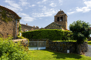 Clocher de l'église Sainte Foy de Chalus, Limagne du Lembron, Issoire, Puy-de-Dôme,...