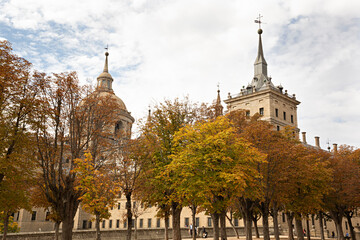 Monasterio del Escorial en oto&ntilde;o.