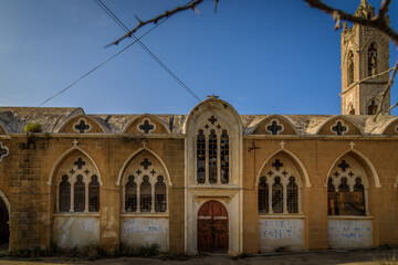 Verlassene griechische Kirche,  in der Geisterstadt Varosha  am Stadtrand von Famagusta, Nordzypern