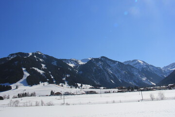 Fototapeta na wymiar Winter im Tannheimer Tal