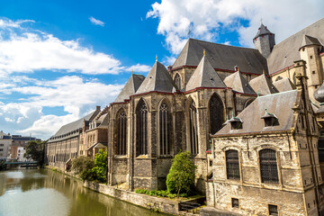 Fototapeta na wymiar St Michael's church in Gent