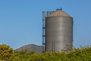 Agricultural silo for animal feed livestock