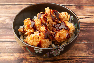 鶏肉の唐揚げ丼