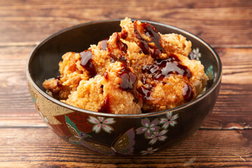 鶏肉の唐揚げ丼