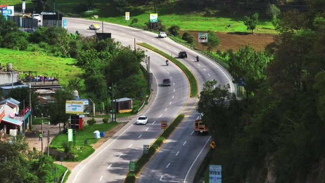 Guatemala, carretera, transporte, villa, camino, calle, trafico, veh&iacute;culo, carga pesada, urbano, vuelta, curva, manejando, manejar, carril, interamericana. 