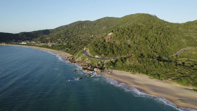 Drone footage of Balne&aacute;rio Cambori&uacute;, sunrise at Interpraias