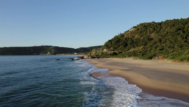 Drone footage of Balne&aacute;rio Cambori&uacute;, sunrise at Interpraias