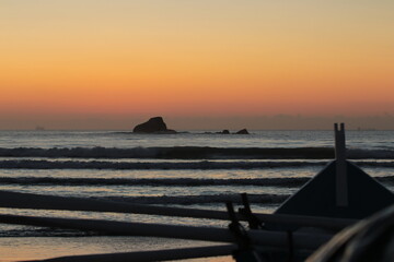 Obraz premium sunrise at the beach 2