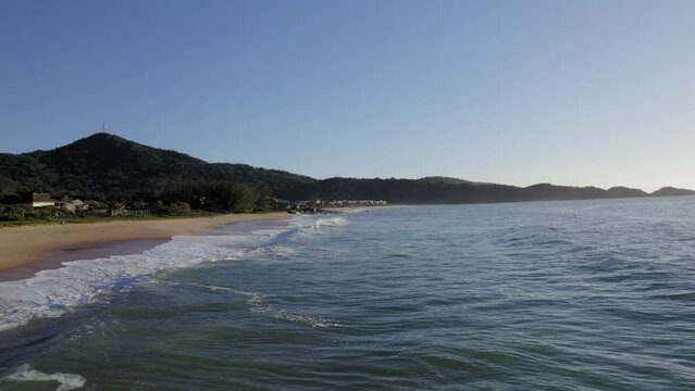Drone footage of Balne&aacute;rio Cambori&uacute;, sunrise at Interpraias