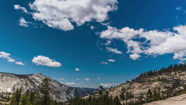 Beautiful Blue Sky Puffy Clouds Olmsted Point Yosemite Timelapse 