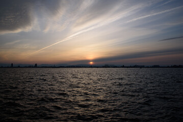 名古屋港の夕日