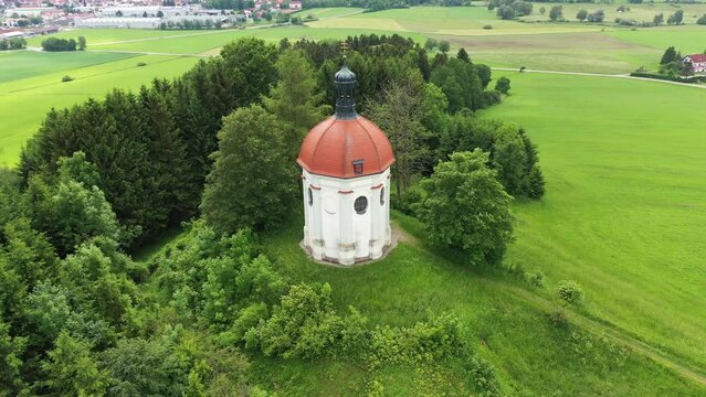 Drohnenvideo von Ottobeuren an der Buschelkapelle
